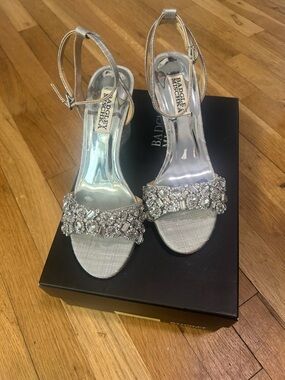 Badgley Mischka Silver Jill Silsha Heels Box Label size 6